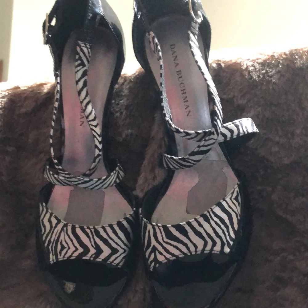 2 for $15. Dana Bachman size 9 - Picture 3 of 7
